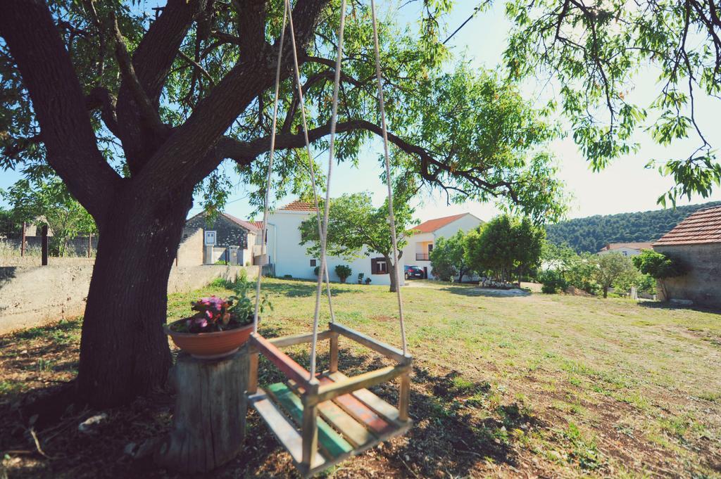 Apartment Karla Jadrtovac Стая снимка