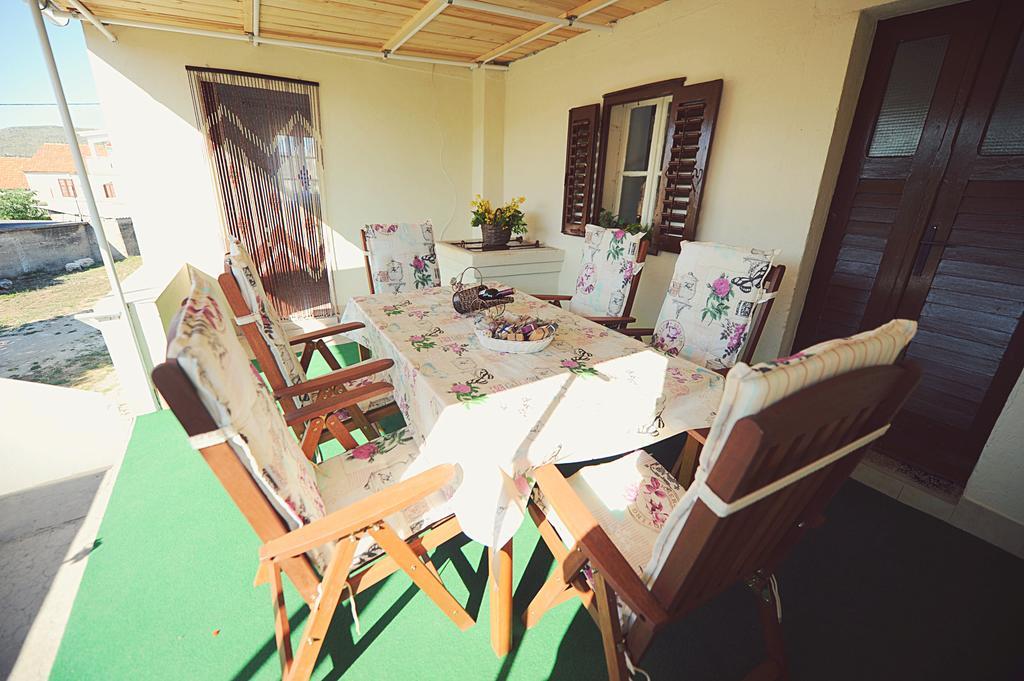 Apartment Karla Jadrtovac Стая снимка